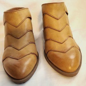 DV Dolce Vita Yellow Leather Heeled Mules/Slip On - 7